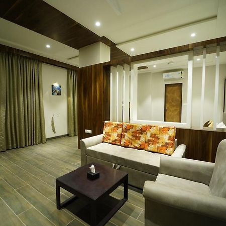 Baramati Hotel The Royal Inn מראה חיצוני תמונה