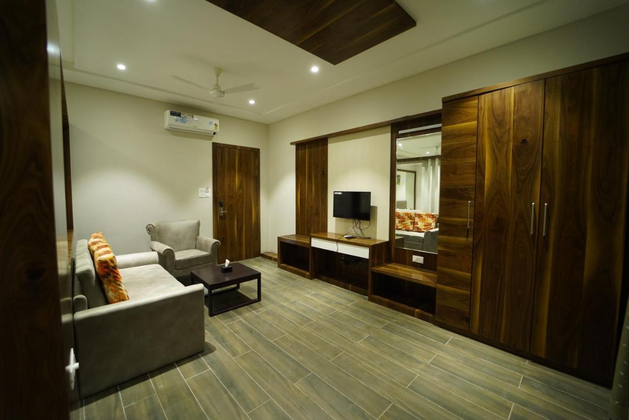 Baramati Hotel The Royal Inn מראה חיצוני תמונה