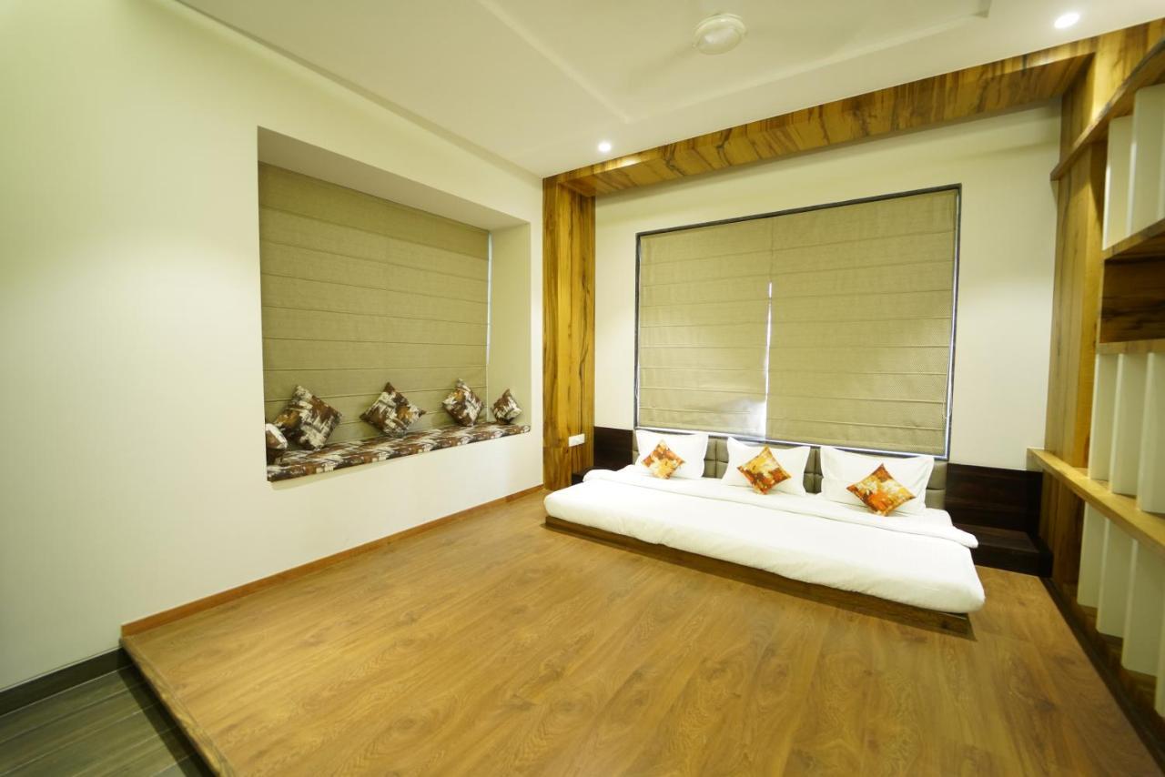 Baramati Hotel The Royal Inn מראה חיצוני תמונה