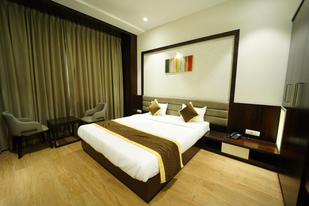 Baramati Hotel The Royal Inn מראה חיצוני תמונה