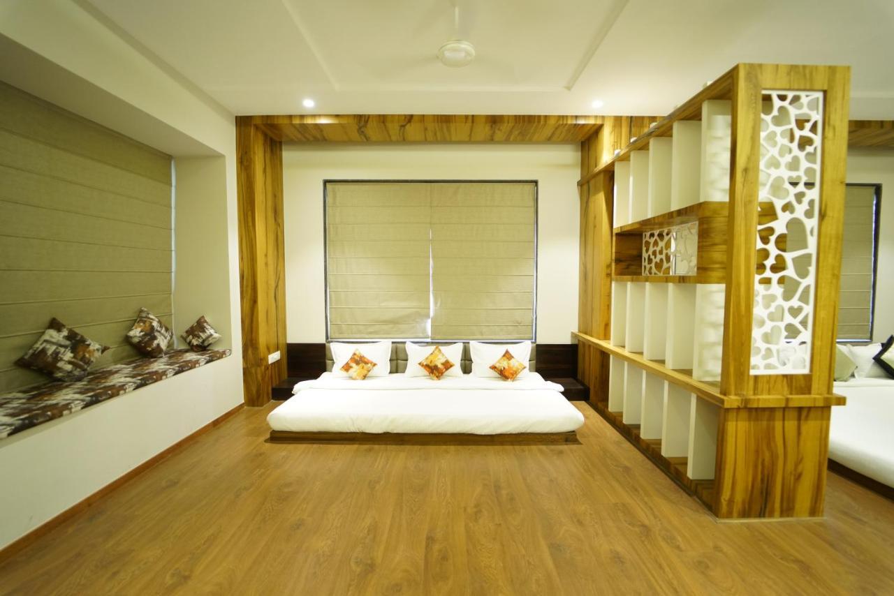 Baramati Hotel The Royal Inn מראה חיצוני תמונה
