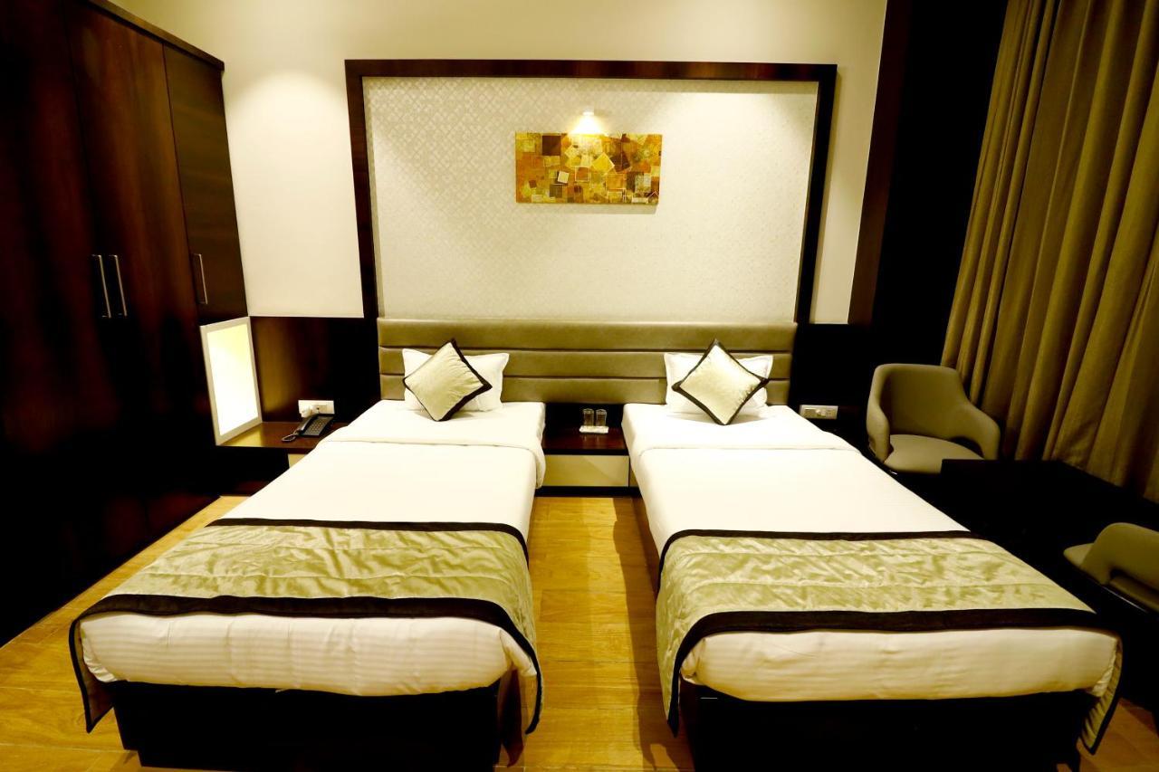 Baramati Hotel The Royal Inn מראה חיצוני תמונה